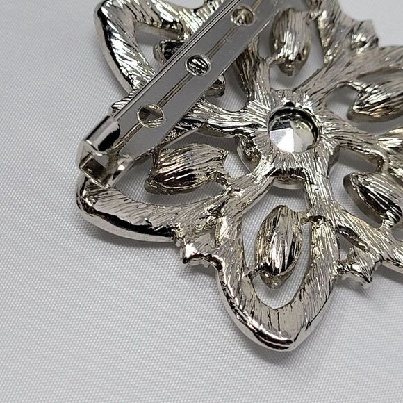 Brooch Pin Clear Rhinestone Flower Bloom Silver Tone Retro 60's Costume - Picture 5 of 6